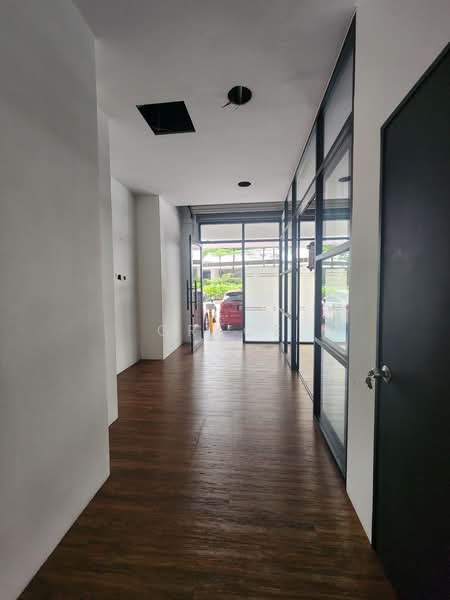 Kedai untuk Dijual di Petaling Jaya (Selangor) - Grace Tan - Entrance - PropertyGuru.com.my