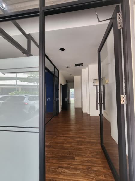 Kedai untuk Dijual di Petaling Jaya (Selangor) - Grace Tan - Interior - PropertyGuru.com.my