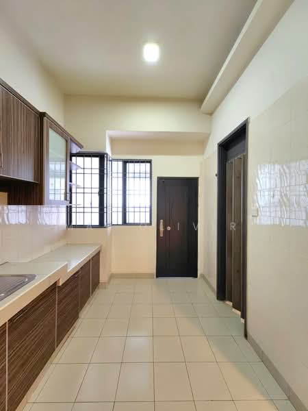 2.5-storey Terraced House for Rent in Taman Esplanad (Bukit Jalil) - Mak Oliver - Kitchen - PropertyGuru.com.my