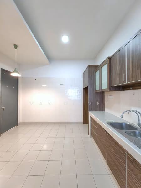 2.5-storey Terraced House for Rent in Taman Esplanad (Bukit Jalil) - Mak Oliver - Kitchen - PropertyGuru.com.my