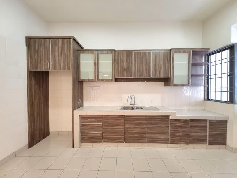 2.5-storey Terraced House for Rent in Taman Esplanad (Bukit Jalil) - Mak Oliver - Kitchen - PropertyGuru.com.my