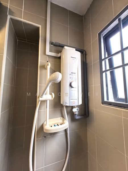 2.5-storey Terraced House for Rent in Taman Esplanad (Bukit Jalil) - Mak Oliver - Bathroom - PropertyGuru.com.my