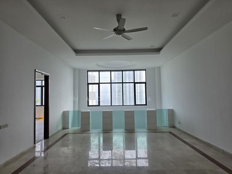 Rumah Banglo untuk Dijual di Country Heights Damansara (Kuala Lumpur) - Mac Chia - Living Room - PropertyGuru.com.my