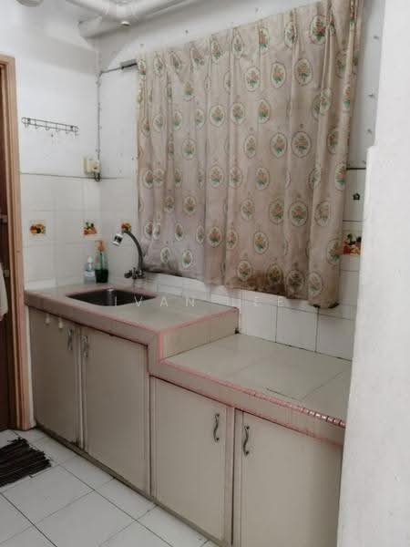 Apartment for Sale at Pangsapuri Vista Serdang - Ivan Lee CR - Kitchen - PropertyGuru.com.my
