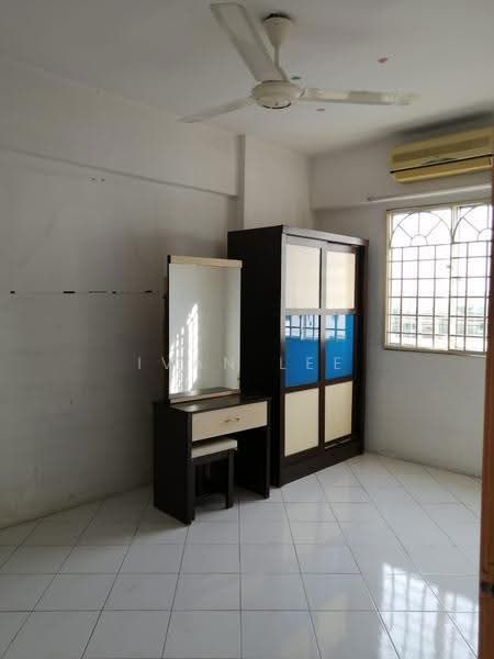 Apartment for Sale at Pangsapuri Vista Serdang - Ivan Lee CR - Bedroom - PropertyGuru.com.my