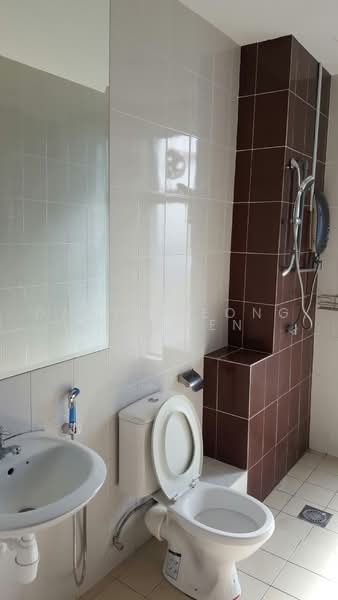 Condominium for Rent at Vistaria Residensi - Dante Leong Zhenwen - Bathroom - PropertyGuru.com.my
