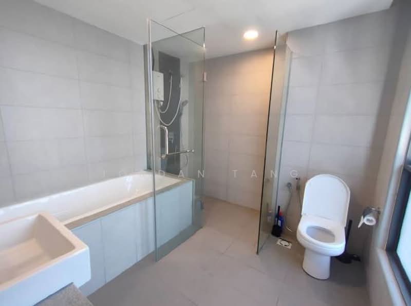 Kediaman Servis untuk Dijual di Sfera Residency - Jordan Tang - Bathroom - PropertyGuru.com.my