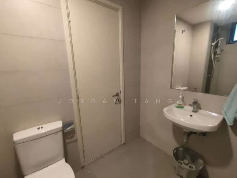 Kediaman Servis untuk Dijual di Sfera Residency - Jordan Tang - Bathroom - PropertyGuru.com.my