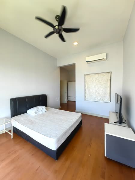 Condominium for Sale at KM1 East - Mak Oliver - Bedroom - PropertyGuru.com.my