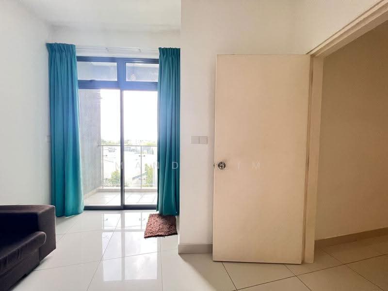 Kondominium untuk Dijual di Mirage By The Lake - Mandy Lim - Living Room - PropertyGuru.com.my