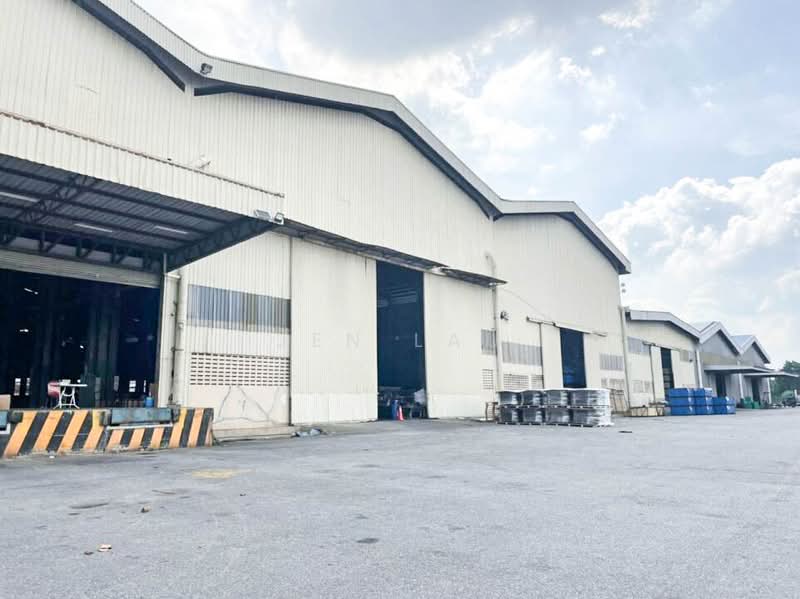 Warehouse for Rent in Seksyen 33 (Shah Alam) - Jen Lau - Exterior - PropertyGuru.com.my