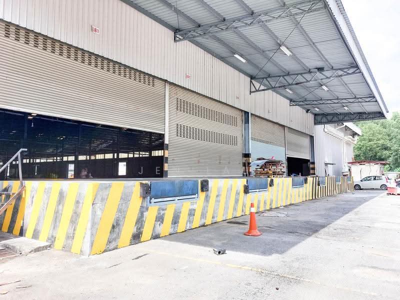 Warehouse for Rent in Seksyen 33 (Shah Alam) - Jen Lau - Exterior - PropertyGuru.com.my