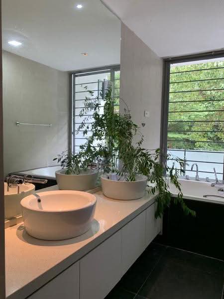 Rumah Teres 3-Tingkat untuk Dijual di Bukit Damansara (Damansara Heights) - Elaine Kow - Bathroom - PropertyGuru.com.my