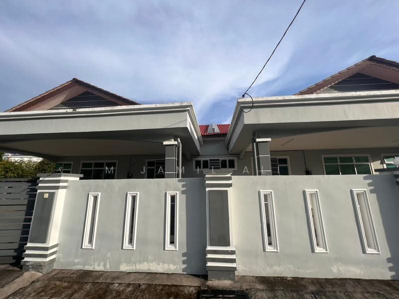 Rumah Berkembar untuk Dijual di Muar (Muar) - M Jamil Ali - PropertyGuru.com.my