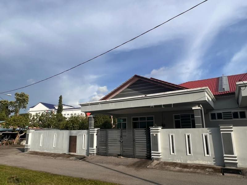Rumah Berkembar untuk Dijual di Muar (Muar) - M Jamil Ali - PropertyGuru.com.my