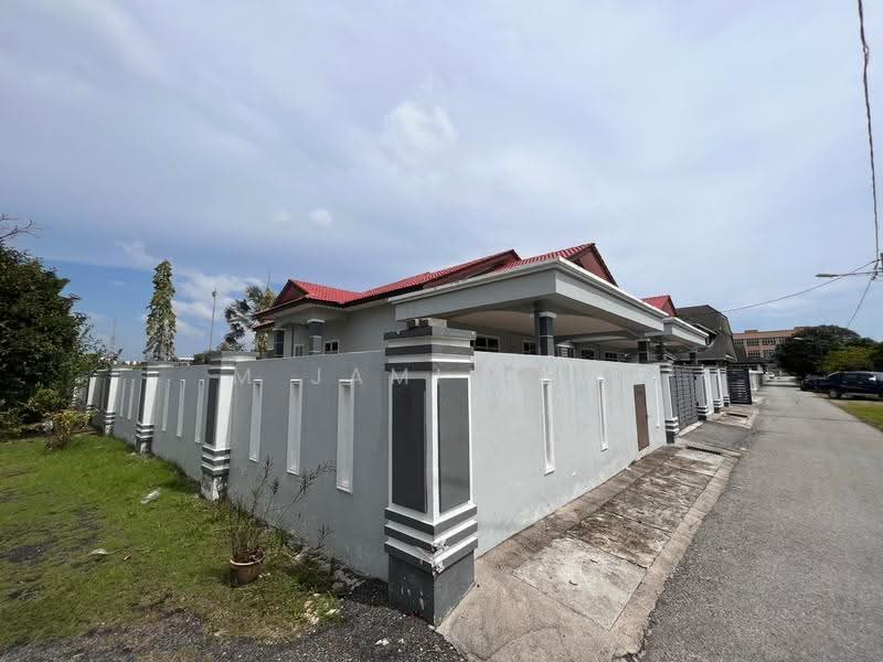 Rumah Berkembar untuk Dijual di Muar (Muar) - M Jamil Ali - PropertyGuru.com.my