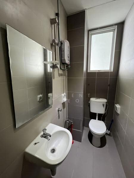 Condominium for Rent at D'suria Condominium - Vincent Theo - Bathroom - PropertyGuru.com.my