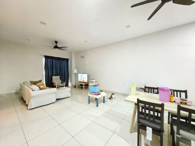 2-storey Terraced House for Sale in Rawang (Selangor) - Vivian Lee - Living Room - PropertyGuru.com.my