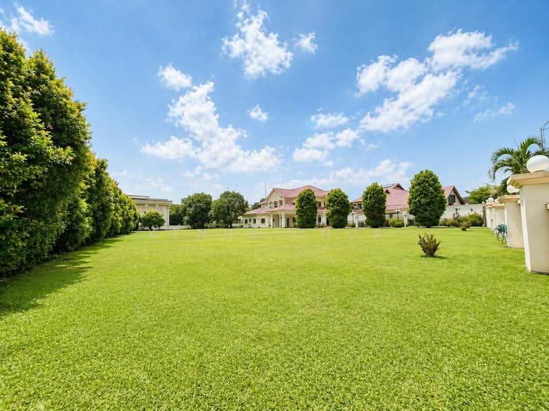 Bungalow House for Sale in Glenmarie Court (Glenmarie) - Kenny Chua - Exterior - PropertyGuru.com.my