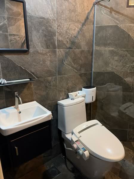 Servis Apartment untuk Dijual di Windsor Tower - KS Chan - Bathroom - PropertyGuru.com.my