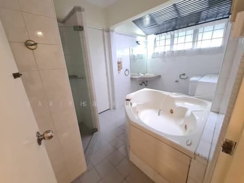 Bungalow House for Rent in Bukit Bandaraya (Bangsar) - Sarikha Kandasamy - Bathroom - PropertyGuru.com.my