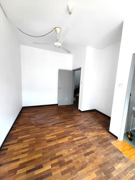 3-storey Terraced House for Sale in Taman Esplanad (Bukit Jalil) - Mak Oliver - Interior - PropertyGuru.com.my