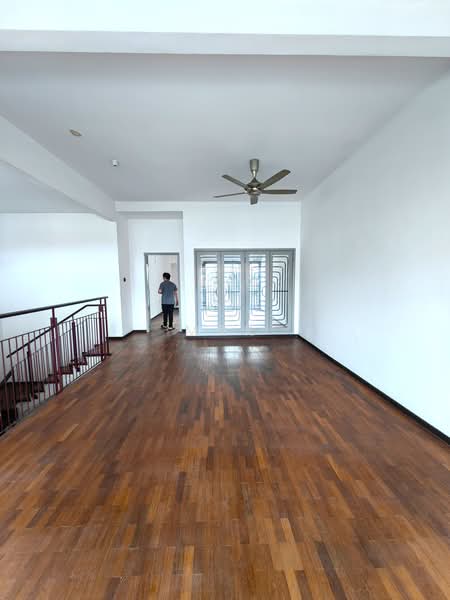 3-storey Terraced House for Sale in Taman Esplanad (Bukit Jalil) - Mak Oliver - Living Room - PropertyGuru.com.my