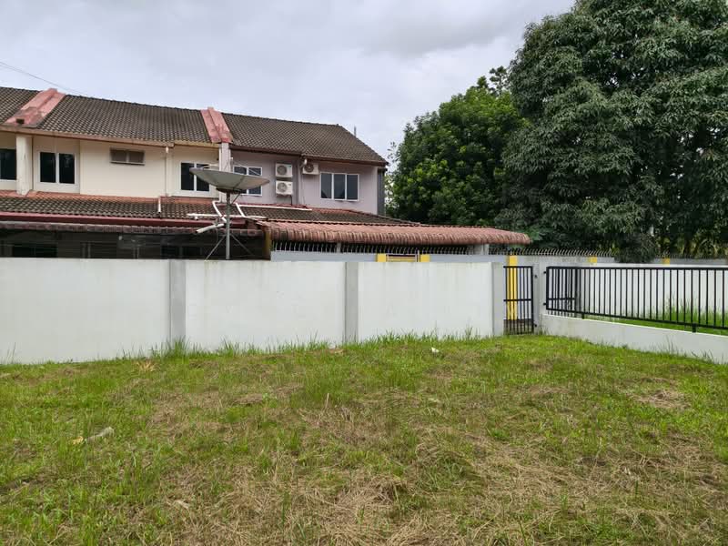 Semi-Detached House for Sale in Kuching (Sarawak) - Cynthia Lim - Exterior - PropertyGuru.com.my