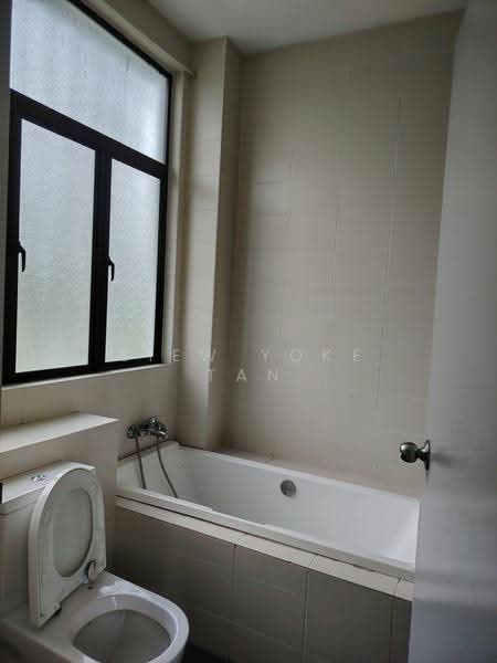 Rumah Berkembar untuk Dijual di Setia Ecohill (Semenyih) - Siew Yoke Tan - Bathroom - PropertyGuru.com.my