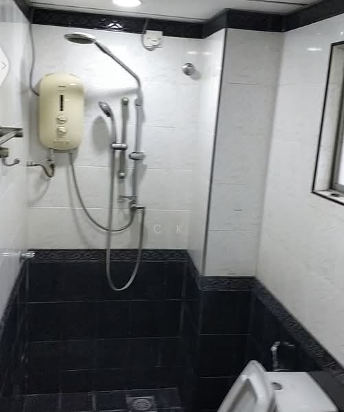 Pangsapuri untuk Disewa di PJS One Apartments - CK Khoo - Bathroom - PropertyGuru.com.my