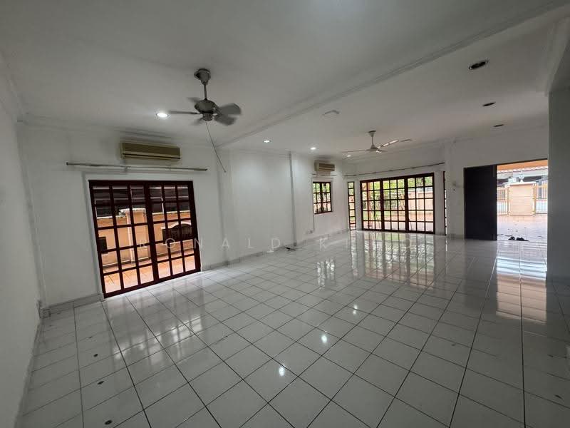 Semi-Detached House for Sale in Bandar Sunway (Sunway) - Ronald Khoo - Living Room - PropertyGuru.com.my
