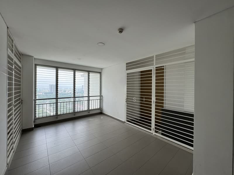 Kediaman Servis untuk Dijual di Cantara Residences - David Sin - Balcony - PropertyGuru.com.my