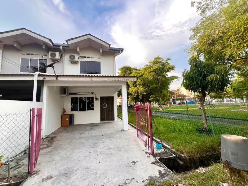 Rumah Teres 2-Tingkat untuk Disewa di Jalan Salleh (Muar) - Micole Tan - PropertyGuru.com.my