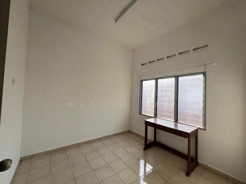 Rumah Teres 2-Tingkat untuk Disewa di Jalan Salleh (Muar) - Micole Tan - PropertyGuru.com.my