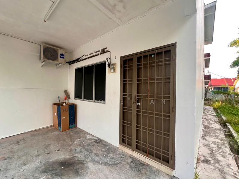 Rumah Teres 2-Tingkat untuk Disewa di Jalan Salleh (Muar) - Micole Tan - PropertyGuru.com.my