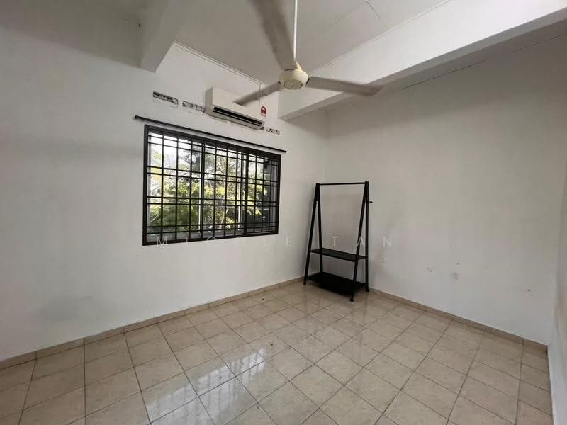 Rumah Teres 2-Tingkat untuk Disewa di Jalan Salleh (Muar) - Micole Tan - PropertyGuru.com.my