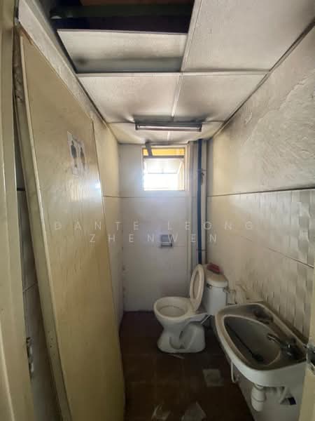 Office for Rent in kota damansara (Kota Damansara) - Dante Leong Zhenwen - Bathroom - PropertyGuru.com.my