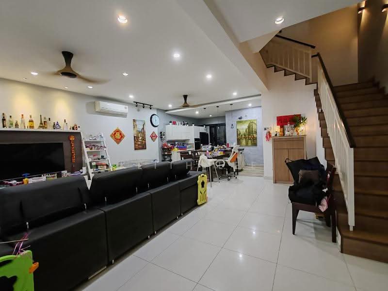 Rumah Teres 2-Tingkat untuk Dijual di Taman Tun Perak (Cheras) - Keith Lee - Living Room - PropertyGuru.com.my