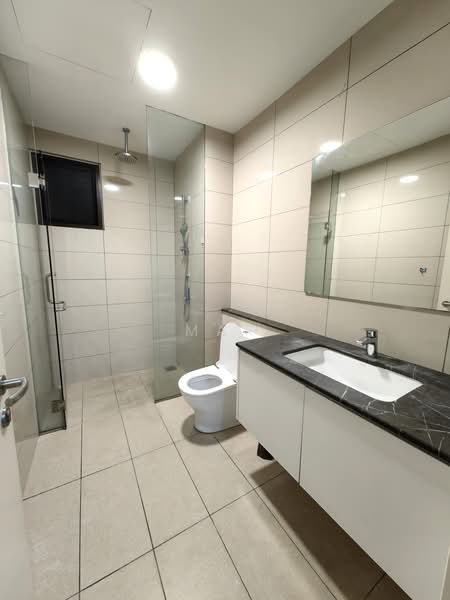 Servis Apartment untuk Dijual di The Park Sky Residence - Mak Oliver - Bathroom - PropertyGuru.com.my