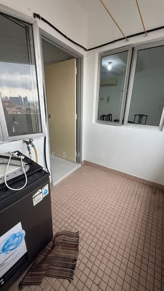 Kondominium untuk Disewa di Bam Villa - Desmond Low - Balcony - PropertyGuru.com.my