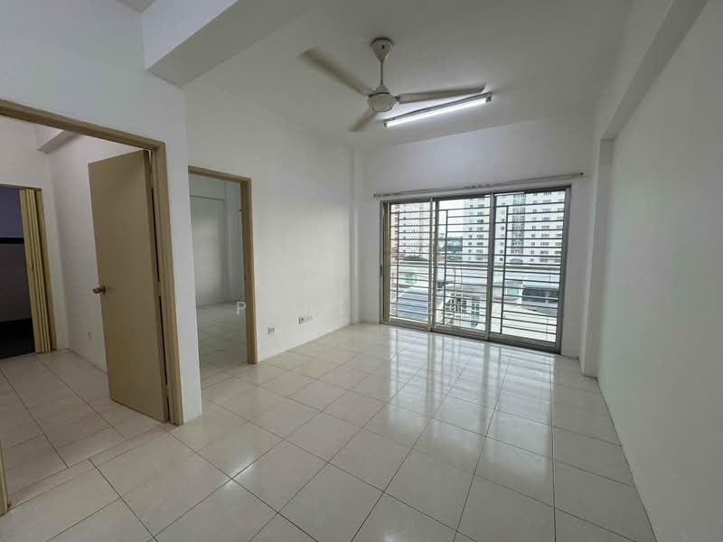 Servis Apartment untuk Dijual di The Heron Residency - Paul Lee - Living Room - PropertyGuru.com.my
