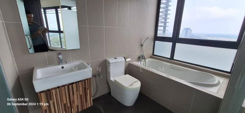 Kondominium untuk Dijual di Cristal Serin Residence - Mandy Lim - Bathroom - PropertyGuru.com.my