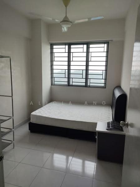 Kediaman Servis untuk Dijual di Main Place Residence - Alicia Ang - Bedroom - PropertyGuru.com.my