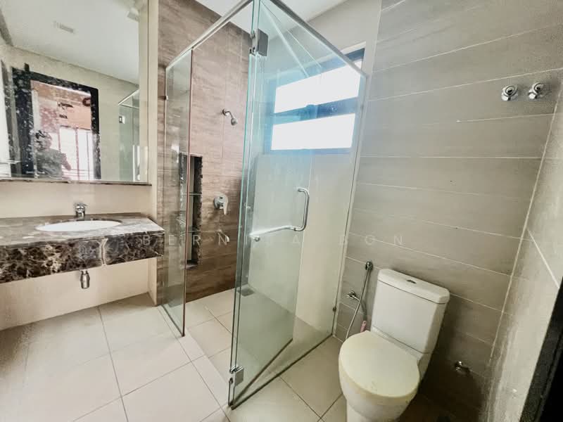 Semi-Detached House for Sale in Seksyen 16 (Petaling Jaya) - Bernisa Bon - Bathroom - PropertyGuru.com.my