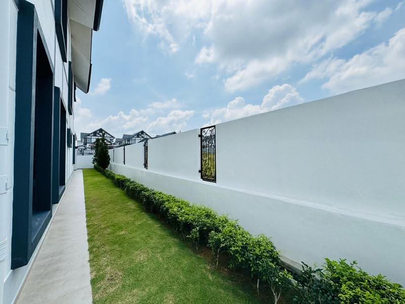 Bungalow House for Sale in Kluang Taman Parkland - New Bungalow Area (Kluang) - May Tan - PropertyGuru.com.my
