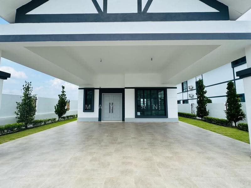 Bungalow House for Sale in Kluang Taman Parkland - New Bungalow Area (Kluang) - May Tan - PropertyGuru.com.my