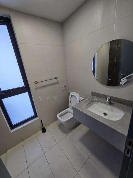 Kondominium untuk Disewa di One Cochrane Residence - Kevin Chuah - Bathroom - PropertyGuru.com.my