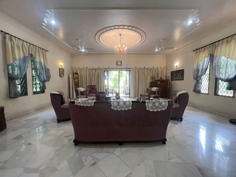 Bungalow for Sale in Taman Yarl (Jalan Klang Lama (Old Klang Road)) - Mak Oliver - Living Room - PropertyGuru.com.my