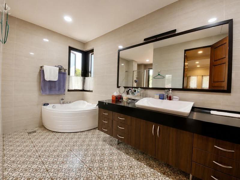 Rumah Berkembar untuk Dijual di Pju 3 (Tropicana) - Ken TCK - Bathroom - PropertyGuru.com.my