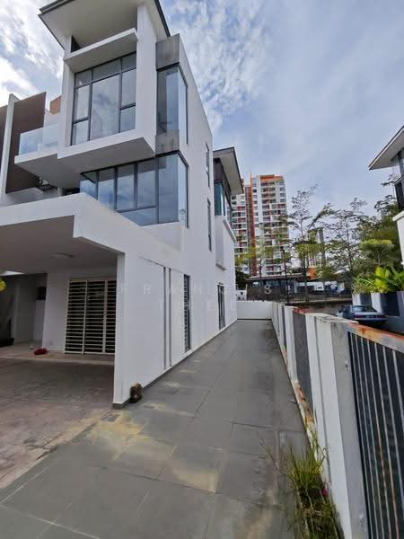 3-storey Terraced House for Sale in Taman Prima Saujana (Kajang) - Francis Thee - PropertyGuru.com.my
